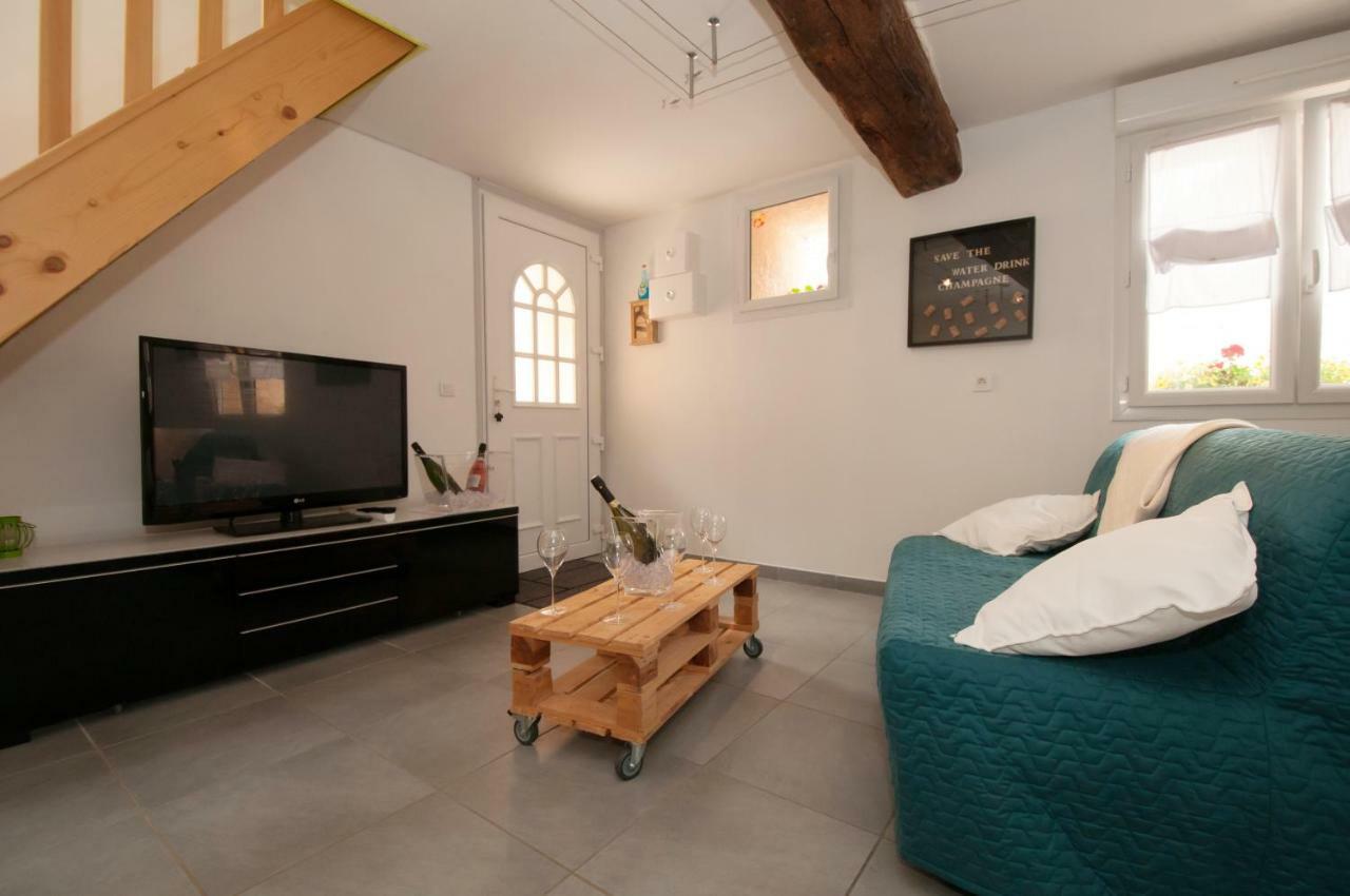 La Villa Des Roses Cormoyeux Room photo